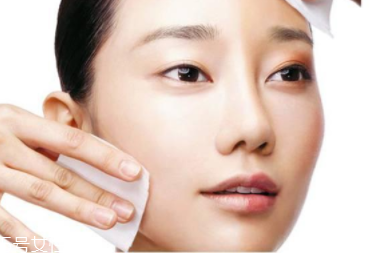 夏天吹空調(diào)皮膚會(huì)干嗎 做到這幾點(diǎn)就好 夏天吹空調(diào)皮膚會(huì)干嗎 做到這幾點(diǎn)就好