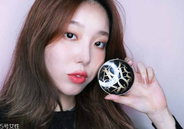 愛(ài)敬黑金氣墊價(jià)格多少錢(qián) 愛(ài)敬黑金水粉霜使用方法 愛(ài)敬黑金氣墊價(jià)格多少錢(qián) 愛(ài)敬黑金水粉霜使用方法