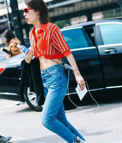 針織短袖什么時候穿 時尚圈大難題 針織短袖什么時候穿 時尚圈大難題