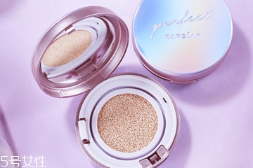 卡姿蘭霧光寶盒色號怎么選 2種色號打造霧面肌 卡姿蘭霧光寶盒色號怎么選 2種色號打造霧面肌