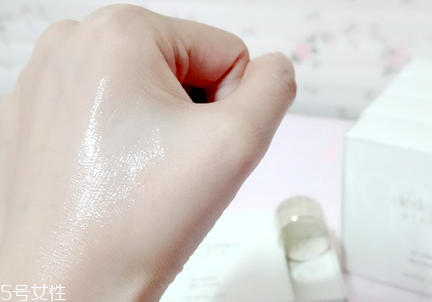 精華乳什么時候用 精華乳這個時候用最好 精華乳什么時候用 精華乳這個時候用最好