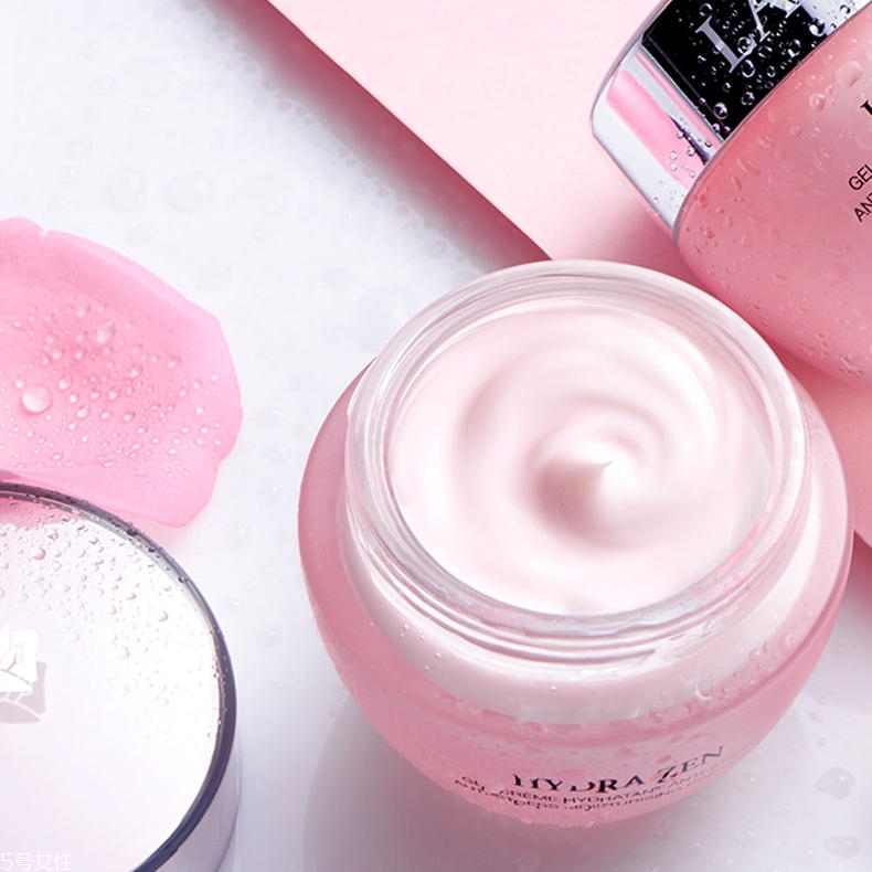 臉干用什么護膚品補水最好 干皮星人補水大法 臉干用什么護膚品補水最好 干皮星人補水大法