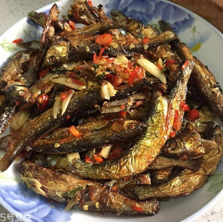 刁子魚刺多嗎 刺有點小多 刁子魚刺多嗎 刺有點小多