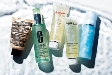 油膩皮膚怎么調理 油皮星人的清爽補水記 油膩皮膚怎么調理 油皮星人的清爽補水記