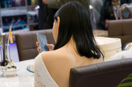 細紋是怎么形成的 這些都是壞習慣 細紋是怎么形成的 這些都是壞習慣