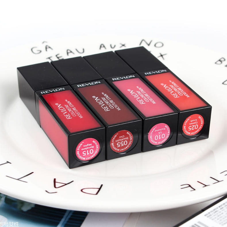 素顏涂口紅會不會怪？2022素顏最適合的口紅