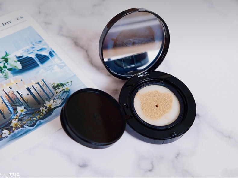 氣墊粉底哪個牌子好用 圣羅蘭vs雪花秀vs芭比波朗 氣墊粉底哪個牌子好用 圣羅蘭vs雪花秀vs芭比波朗