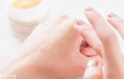 去角質(zhì)產(chǎn)品質(zhì)量怎么鑒別 質(zhì)量好不好看這里 去角質(zhì)產(chǎn)品質(zhì)量怎么鑒別 質(zhì)量好不好看這里