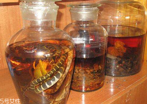 藥酒是不是泡越久越好 這個(gè)觀點(diǎn)不正確 藥酒是不是泡越久越好 這個(gè)觀點(diǎn)不正確