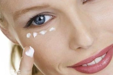 去角質(zhì)要避開(kāi)眼周嗎 看你用什么產(chǎn)品