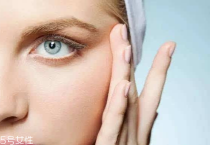 去角質(zhì)要避開(kāi)眼周嗎 看你用什么產(chǎn)品