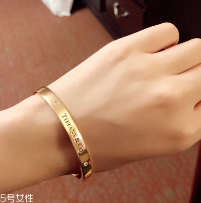tiffany蒂芙尼手鐲專柜價(jià)格 大多在上萬元 tiffany蒂芙尼手鐲專柜價(jià)格 大多在上萬元