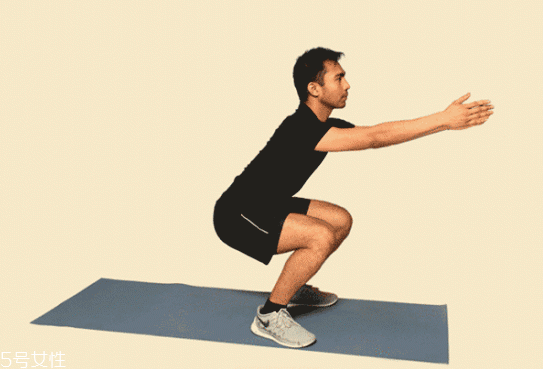 深蹲和馬步哪個更好 深蹲和馬步區(qū)別 深蹲和馬步哪個更好 深蹲和馬步區(qū)別