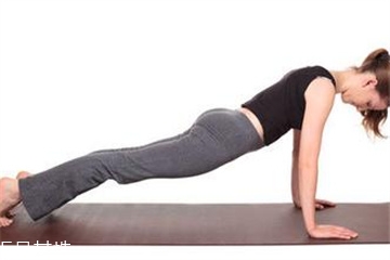 俯臥撐可以豐胸嗎 女孩做俯臥撐可以豐胸 俯臥撐可以豐胸嗎 女孩做俯臥撐可以豐胸