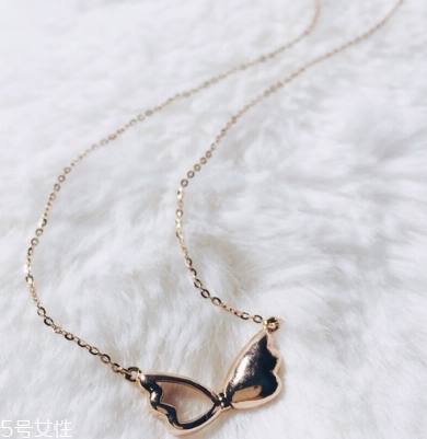 彩金項(xiàng)鏈好還是黃金好 兩者優(yōu)勢(shì)不同 彩金項(xiàng)鏈好還是黃金好 兩者優(yōu)勢(shì)不同