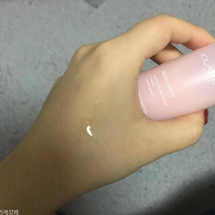 嬌韻詩(shī)分齡精華水怎么樣 給你充滿少女感的臉蛋 嬌韻詩(shī)分齡精華水怎么樣 給你充滿少女感的臉蛋