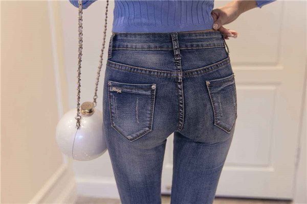 牛仔褲買的太小了怎么辦 讓牛仔褲變大的方法