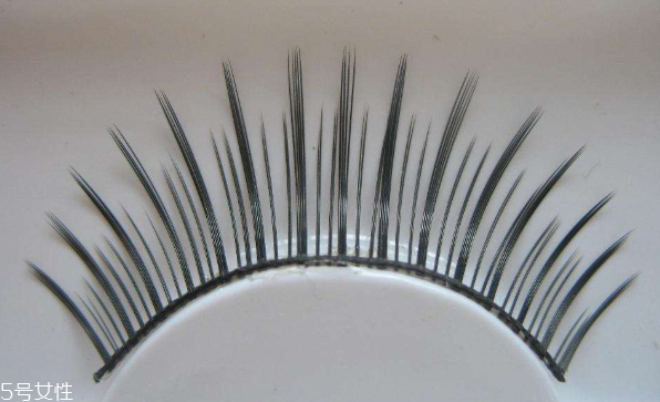 近視眼可以種睫毛嗎 讓你一整天視力模糊 近視眼可以種睫毛嗎 讓你一整天視力模糊