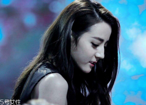 怎么定妝不卡粉 你需要2個(gè)小技巧 怎么定妝不卡粉 你需要2個(gè)小技巧