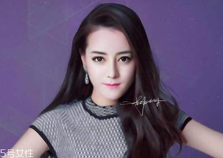 怎么定妝不卡粉 你需要2個(gè)小技巧 怎么定妝不卡粉 你需要2個(gè)小技巧