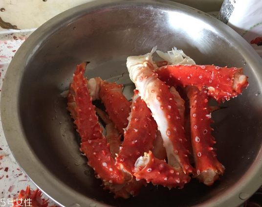 帝王蟹死了還能吃嗎 沒(méi)有變質(zhì)就可以 帝王蟹死了還能吃嗎 沒(méi)有變質(zhì)就可以