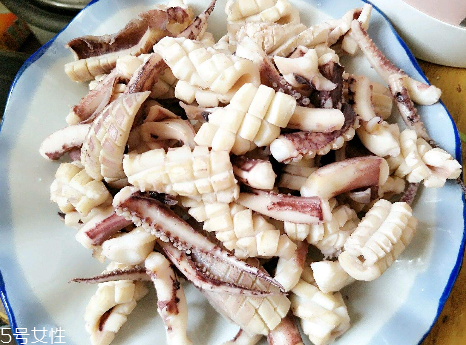 魷魚為什么要去皮 吃起來(lái)口感不好 魷魚為什么要去皮 吃起來(lái)口感不好