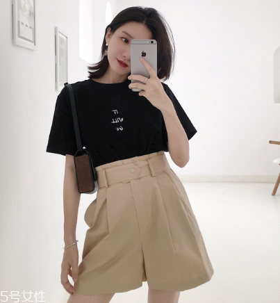 短褲怎么穿顯腿長 夏天離不開它 短褲怎么穿顯腿長 夏天離不開它