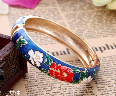 景泰藍(lán)手鐲一般多少錢 這個價位才合理