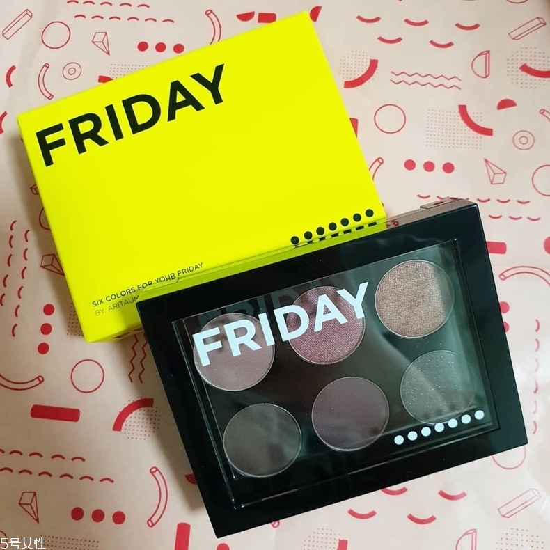 愛茉莉一周眼影好用嗎 百搭日常適合任何人用 愛茉莉一周眼影好用嗎 百搭日常適合任何人用