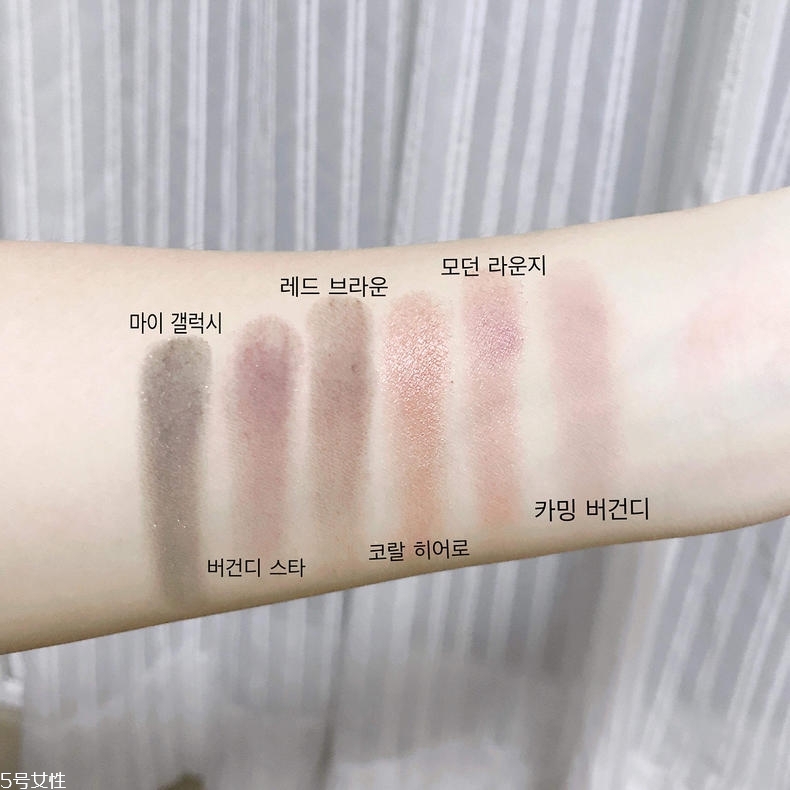 愛茉莉一周眼影好用嗎 百搭日常適合任何人用 愛茉莉一周眼影好用嗎 百搭日常適合任何人用