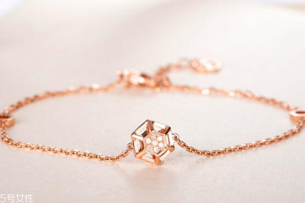 18k金手鏈怎么保養(yǎng) 這幾點(diǎn)很重要 18k金手鏈怎么保養(yǎng) 這幾點(diǎn)很重要