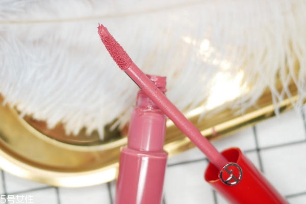 阿瑪尼紅管501適合日常涂嗎 阿瑪尼紅管501顯白嗎 阿瑪尼紅管501適合日常涂嗎 阿瑪尼紅管501顯白嗎