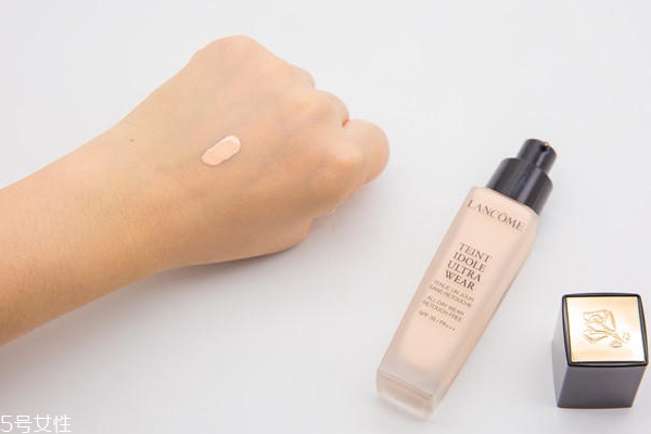 蘭蔻持妝粉底液評測 油皮干皮痘肌都穩(wěn)穩(wěn)駕馭 蘭蔻持妝粉底液評測 油皮干皮痘肌都穩(wěn)穩(wěn)駕馭