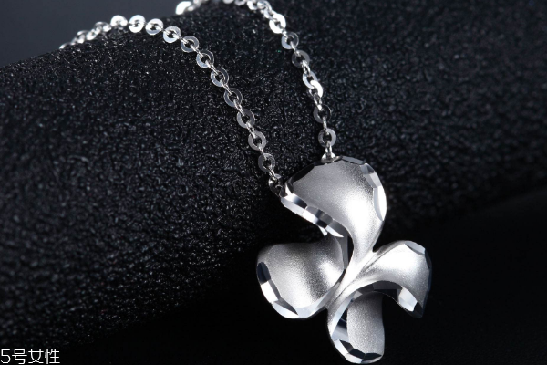 鉑金項(xiàng)鏈可以換黃金嗎 價(jià)值差很遠(yuǎn) 鉑金項(xiàng)鏈可以換黃金嗎 價(jià)值差很遠(yuǎn)