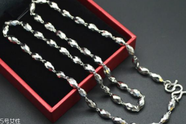 鉑金項鏈一般多少克 太粗太細都不好 鉑金項鏈一般多少克 太粗太細都不好