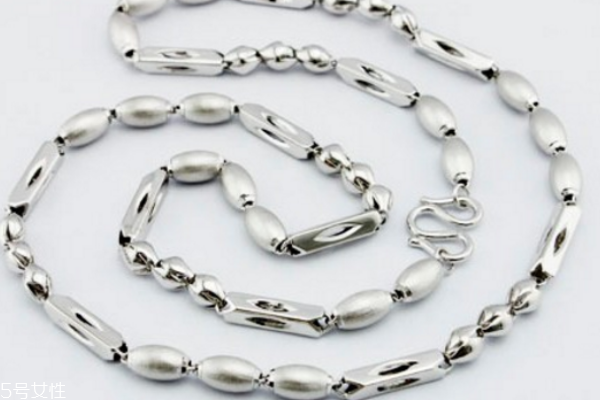 鉑金項鏈一般多少克 太粗太細都不好 鉑金項鏈一般多少克 太粗太細都不好