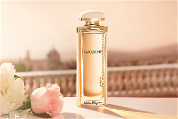 為什么香水留香時(shí)間短 香水留香時(shí)間短這樣做 為什么香水留香時(shí)間短 香水留香時(shí)間短這樣做