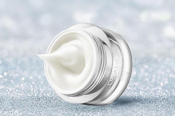 安美素顏霜能直接涂嗎 基礎(chǔ)護(hù)膚之后再涂 安美素顏霜能直接涂嗎 基礎(chǔ)護(hù)膚之后再涂