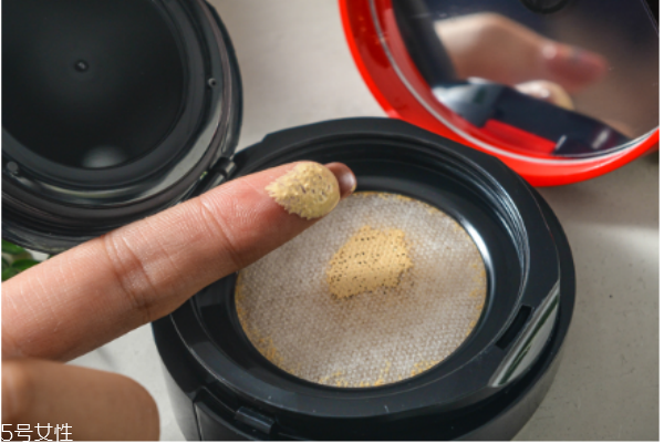 阿瑪尼氣墊適合油皮嗎 阿瑪尼紅氣墊使用效果 阿瑪尼氣墊適合油皮嗎 阿瑪尼紅氣墊使用效果