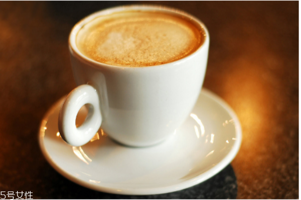 冬季喝幾杯熱咖啡對(duì)身體有好處？