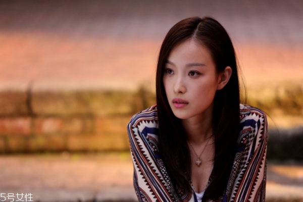 精華什么年齡用最好 根據肌齡挑精華的方法 精華什么年齡用最好 根據肌齡挑精華的方法