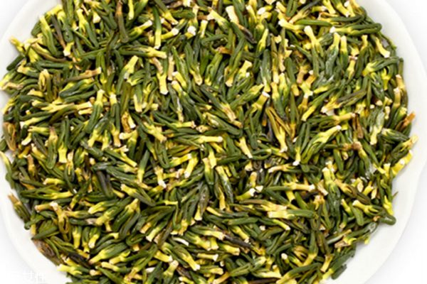 蓮子心泡水喝的功效與禁忌 這些你都要知道 蓮子心泡水喝的功效與禁忌 這些你都要知道