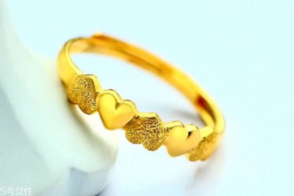 黃金戒指回收多少錢(qián)一克 看當(dāng)日金價(jià)