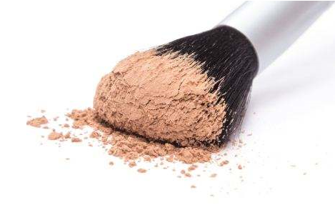 散粉和防曬噴霧哪個先用 使用順序很重要 散粉和防曬噴霧哪個先用 使用順序很重要