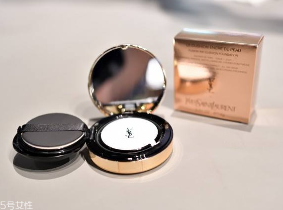 阿瑪尼氣墊和圣羅蘭氣墊哪個好用 阿瑪尼氣墊和ysl氣墊 阿瑪尼氣墊和圣羅蘭氣墊哪個好用 阿瑪尼氣墊和ysl氣墊