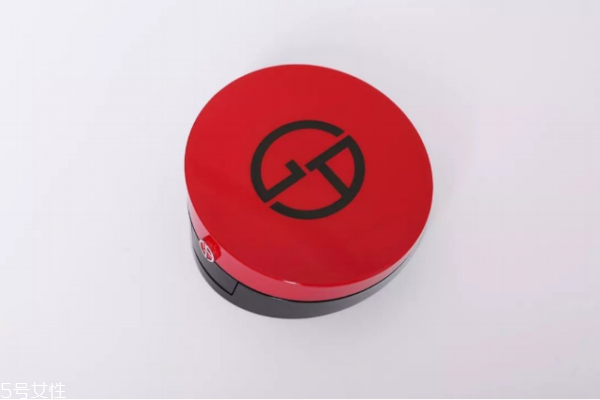 阿瑪尼紅氣墊和粉氣墊哪個好 阿瑪尼紅氣墊和粉氣墊區(qū)別 阿瑪尼紅氣墊和粉氣墊哪個好 阿瑪尼紅氣墊和粉氣墊區(qū)別