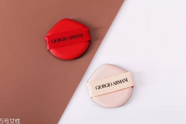 阿瑪尼紅氣墊和粉氣墊哪個好 阿瑪尼紅氣墊和粉氣墊區(qū)別 阿瑪尼紅氣墊和粉氣墊哪個好 阿瑪尼紅氣墊和粉氣墊區(qū)別