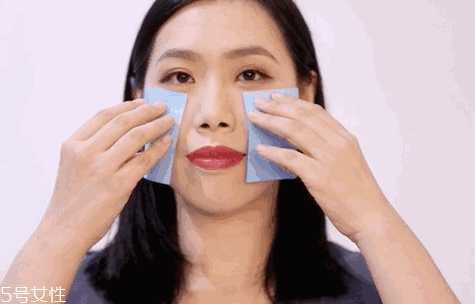 阿瑪尼紅氣墊和粉氣墊哪個好 阿瑪尼紅氣墊和粉氣墊區(qū)別 阿瑪尼紅氣墊和粉氣墊哪個好 阿瑪尼紅氣墊和粉氣墊區(qū)別