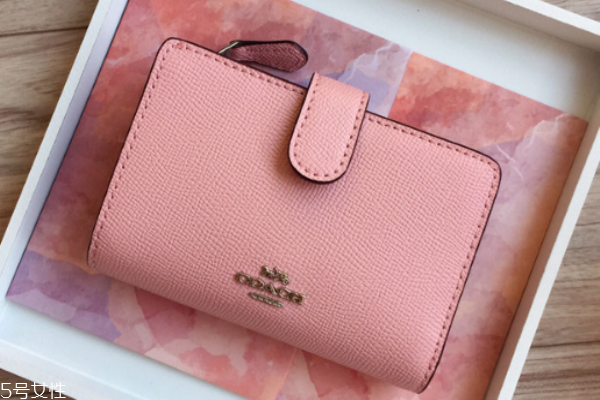 coach錢包真假辨別 學(xué)會看細節(jié)