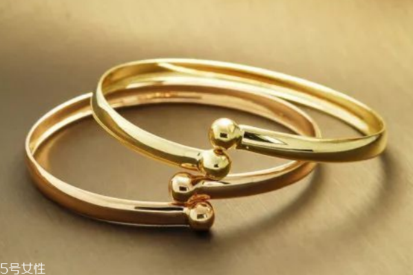 黃金手鐲怎么辨別真假 從這幾點(diǎn)下手 黃金手鐲怎么辨別真假 從這幾點(diǎn)下手